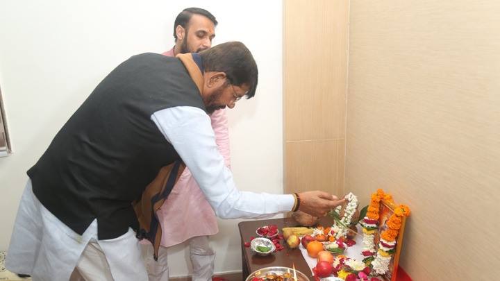 पशुपालन एवं डेयरी राज्यमंत्री (स्वतंत्र प्रभार) श्री लखन पटेल ने कार्यभार ग्रहण किया